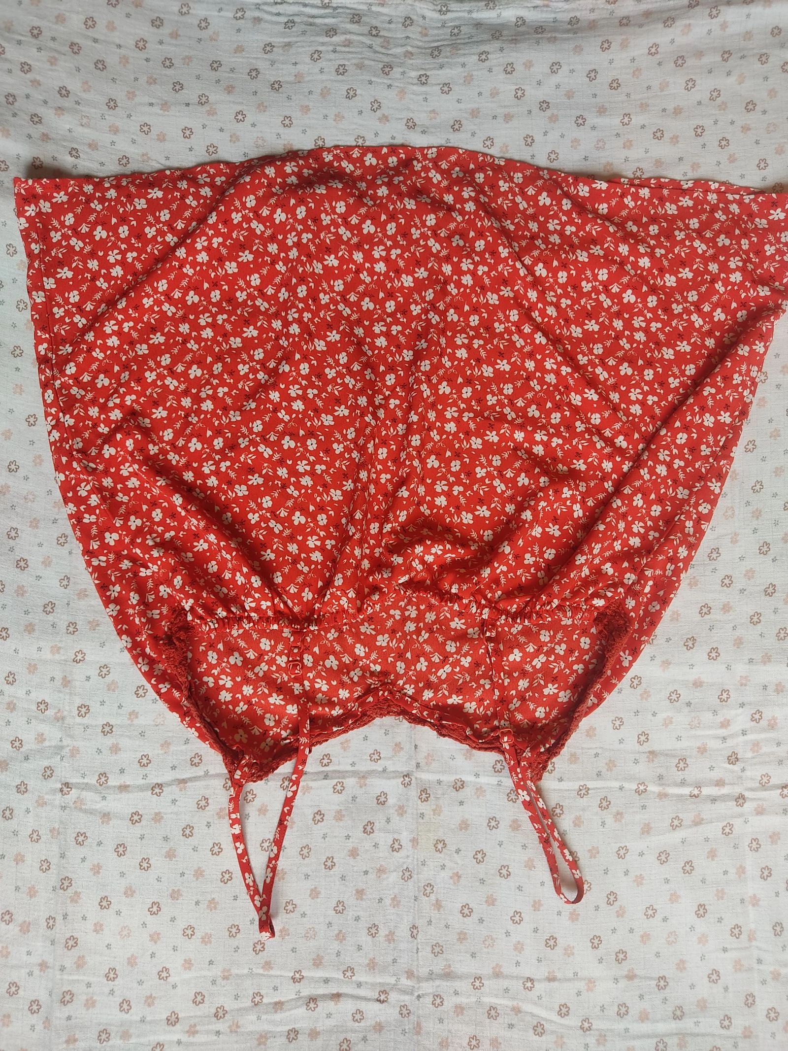 Camisola roja con flores blancas LH - Talla 42 - Muy buen estado – photo 4